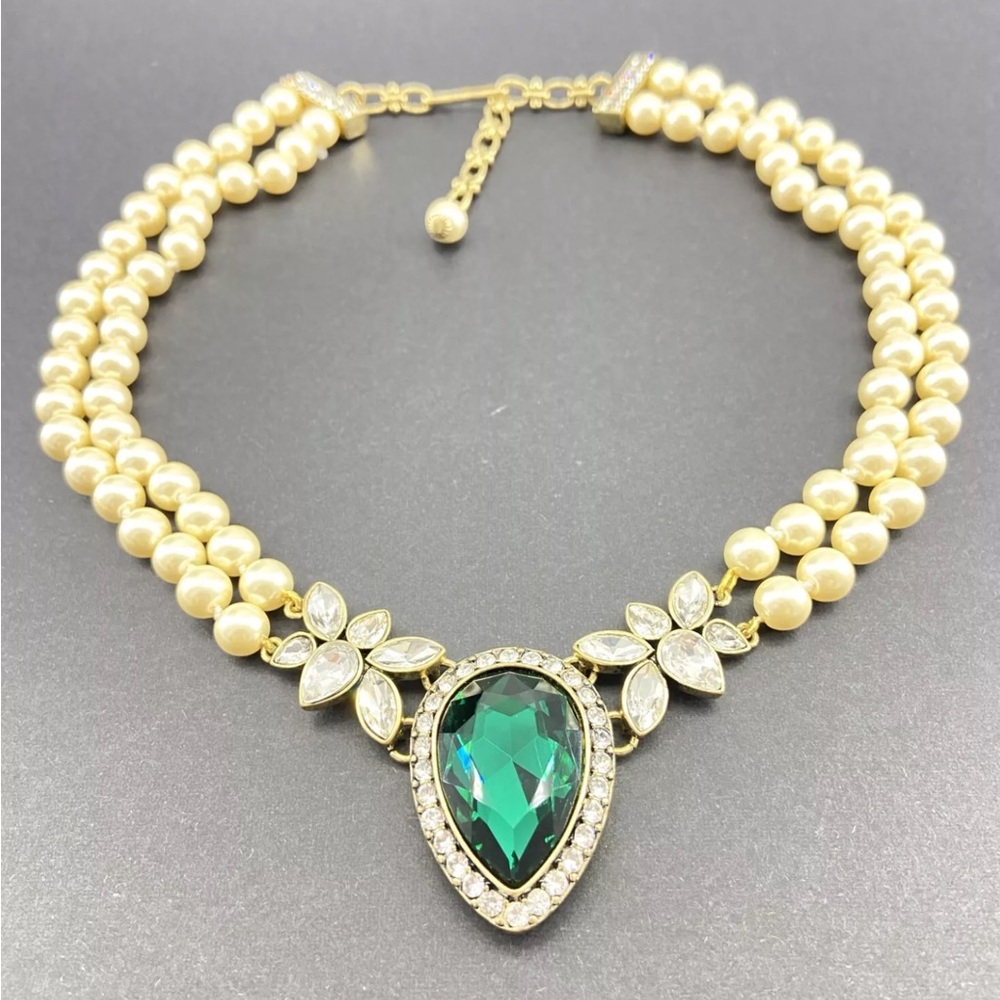 Heidi DAUS “Queen Elegance” Emerald / Pearle necklace - Picture 2 of 5